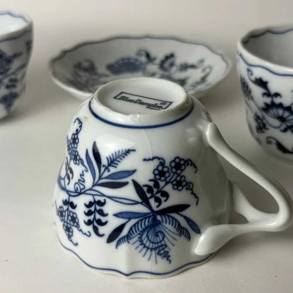 Blue Danube Japan Blue Onion Teacups‎ and Saucer Set of 4 Vintage Porcelain